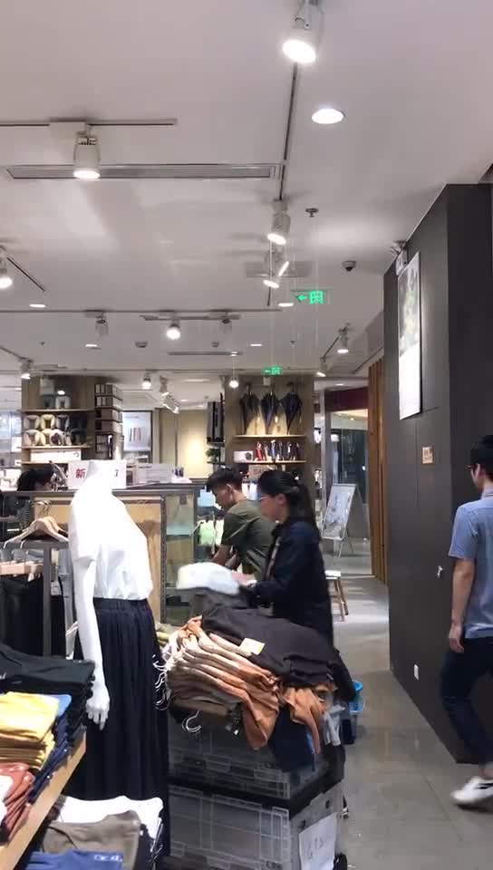 宝龙城昨晚的“水帘洞”,究竟是怎么回事